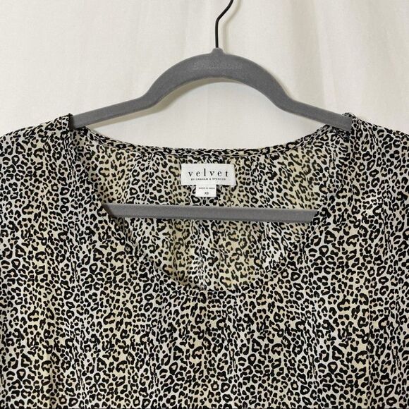 Graham & Spencer Olivia Leopard Printed Blouse - Picture 6 of 13